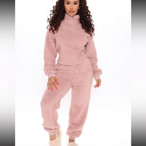 Cuddle fur pants set- Pink- Size S -Fashion Nova